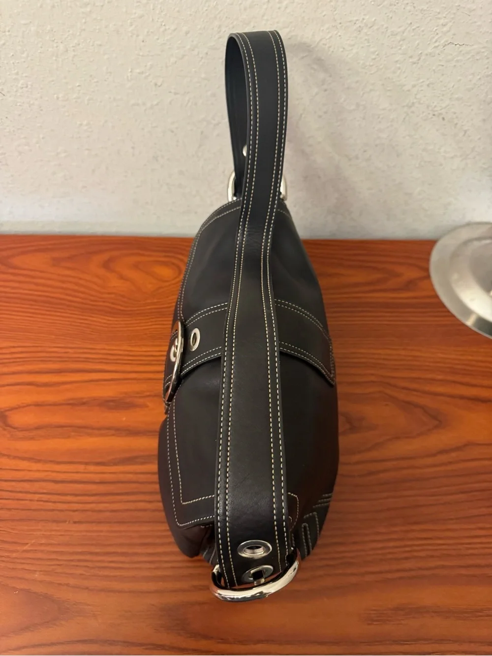 Vintage Coach Black Leather  Bag with Contrast Stitching and Buckle